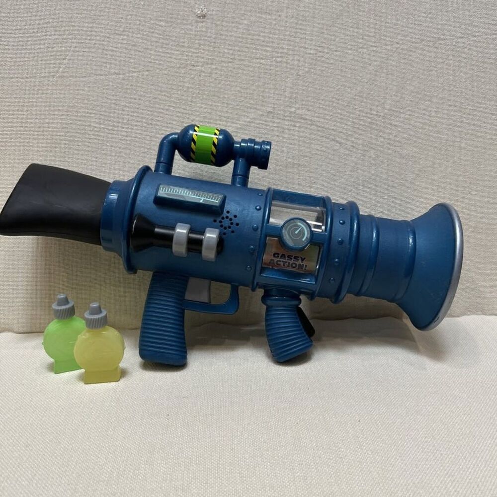 Despicable Me 4 Ultimate Fart Blaster Minion Toy Gun Scent Bottles Lights Sound